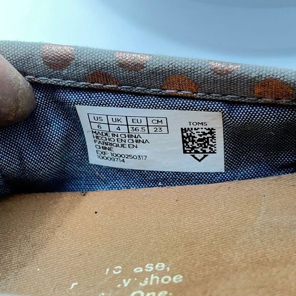 TOMS one for one slip on grey gold dot womens shoe size 6 - Picture 4 of 4